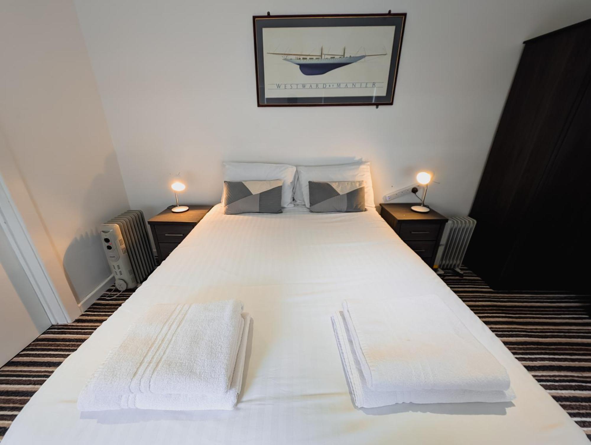 Bay & Harbour Holiday Apartments & Rooms Only Weston-super-Mare Bagian luar foto