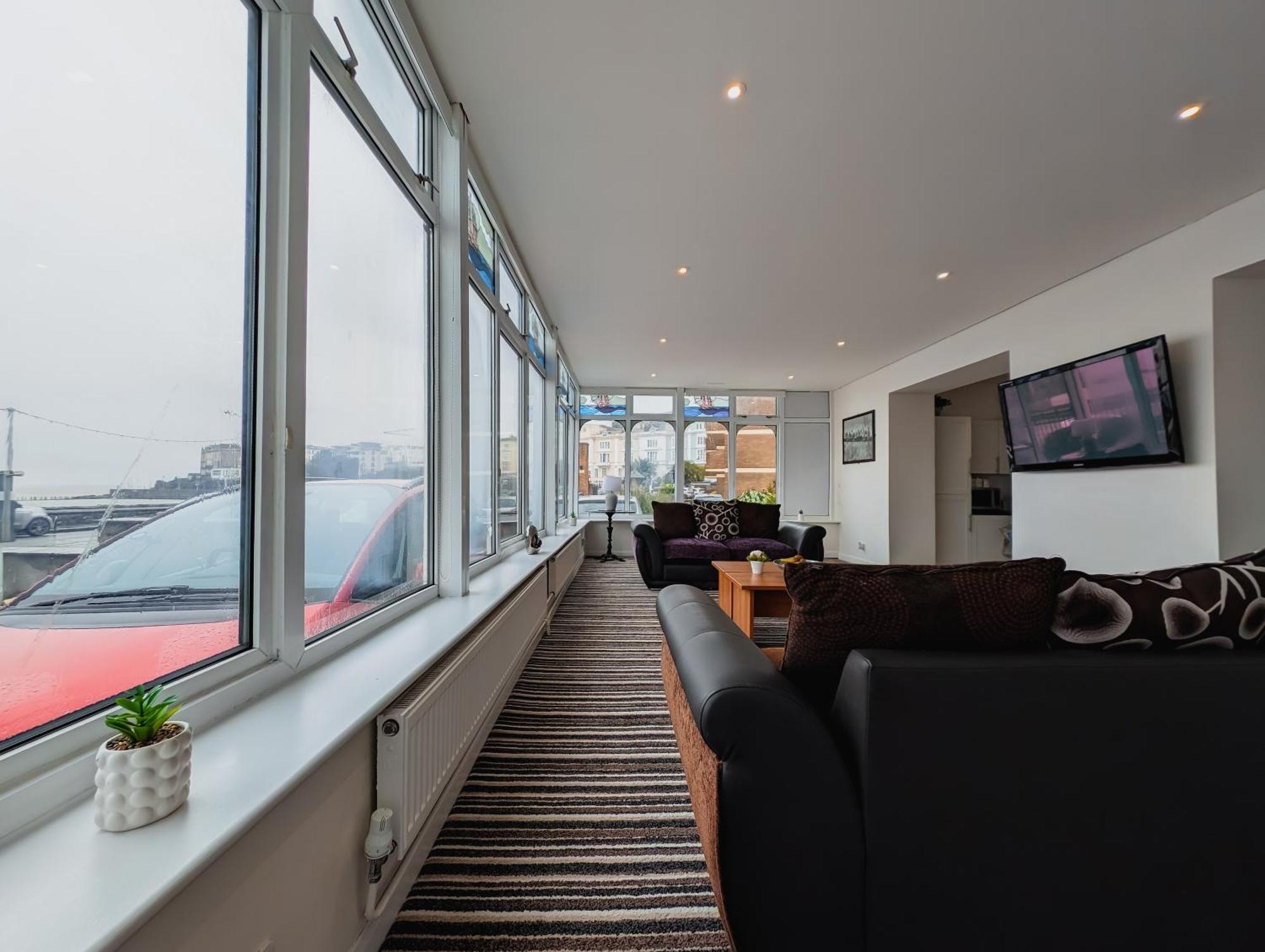 Bay & Harbour Holiday Apartments & Rooms Only Weston-super-Mare Bagian luar foto